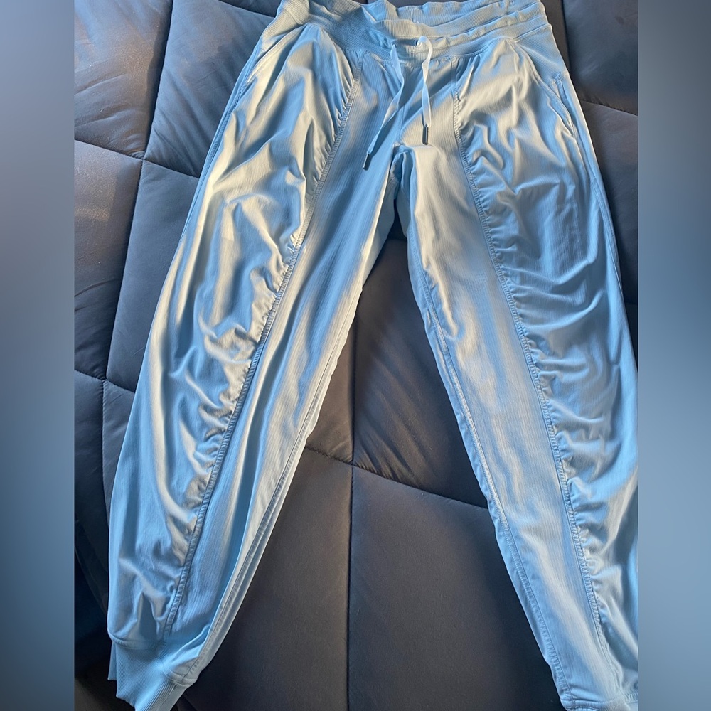 LULULEMON ~Dance Studio MR
Jogger * Lined*